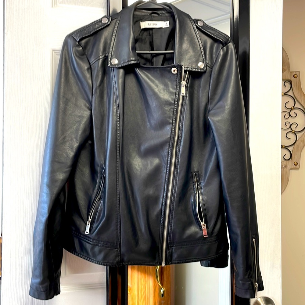 Just Fab Women’s faux leather jacket
